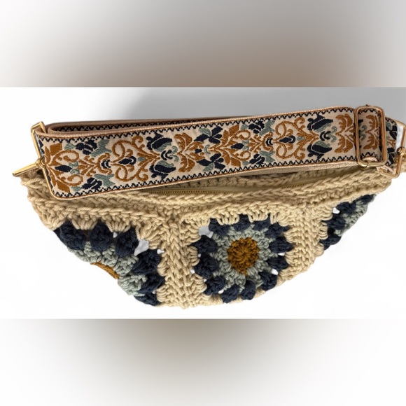 Handcrafted Crochet Floral Bag - Picture 1 of 4